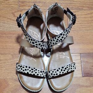 Blowfish Women's Sandals in Black and Tan
